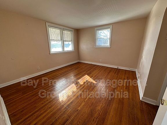 3rd image of 517 E Tabor Road # Fl 2nd