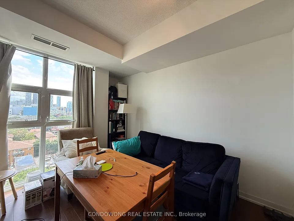 10 Willison Sq #1012