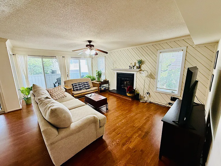 2328 Croix Dr — Photo 13