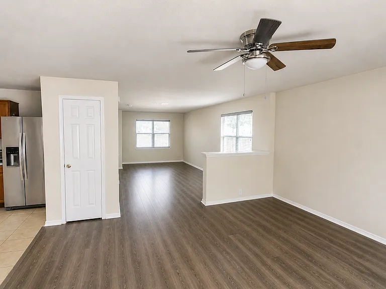 8016 Rosespur Park — Photo 4