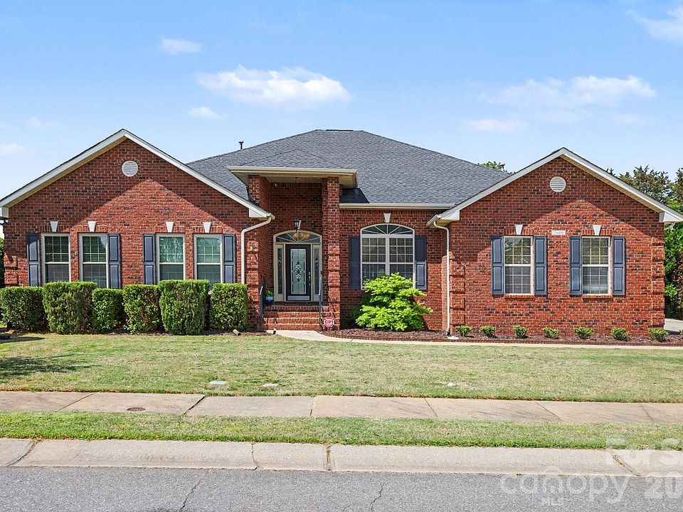1st image of 2609 Park Ridge Blvd