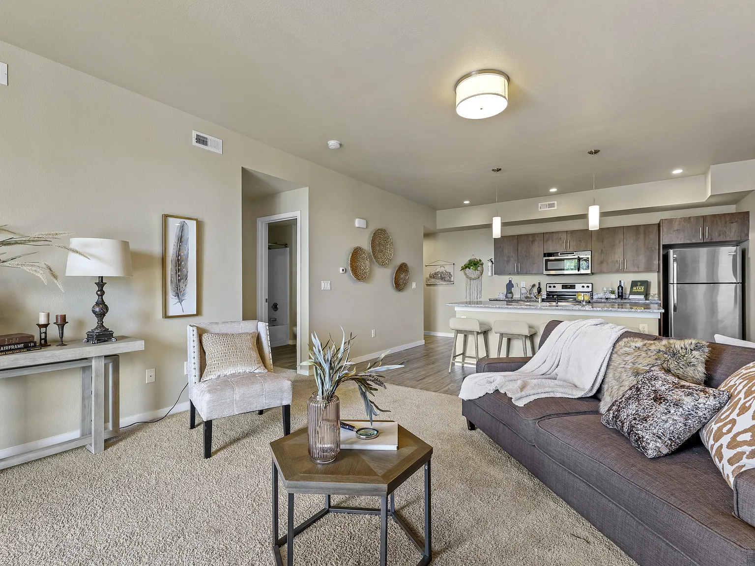 Kansas Apartments — Photo 3