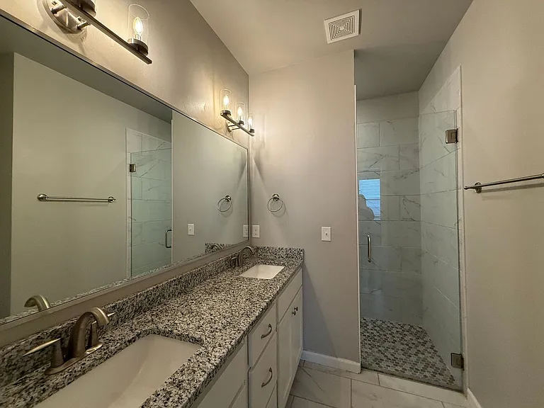 1138 N Blackwelder Ave #1 — Photo 15