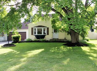 105 Worthing Ter, East Rochester, NY 14445