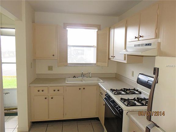 5th image of 5660 80th St N Unit D107