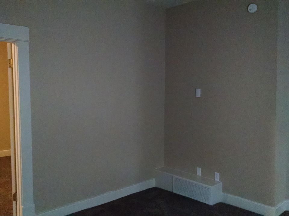 2nd image of 116 W Jewell Ave