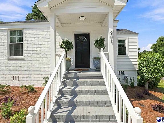 4th image of 901 Kalmia St