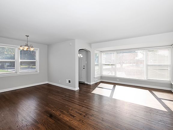 4th image of 9859 S Sawyer Ave