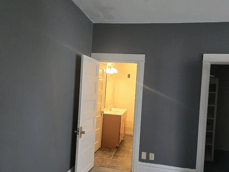 1100 S 2nd St #1/2 — Photo 8