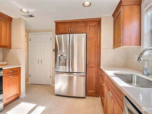 5th image of 4267 Providence Point Drive SE