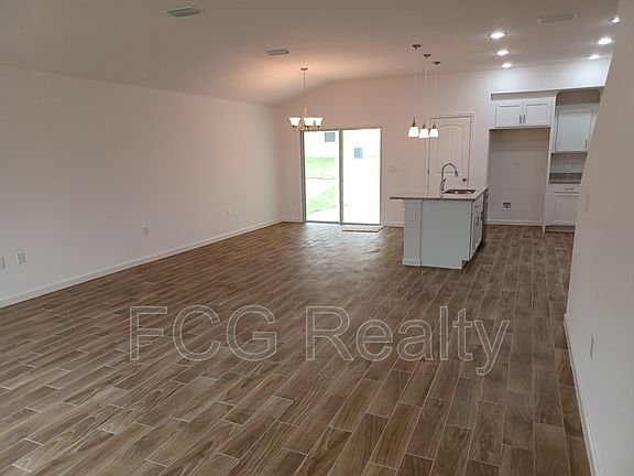 2nd image of 302 S 2nd St