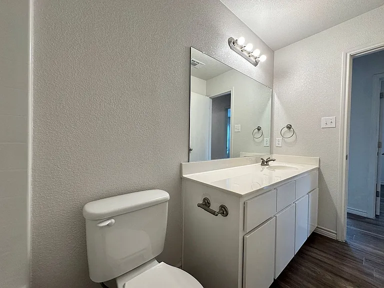 1837 Clovis Dr — Photo 22