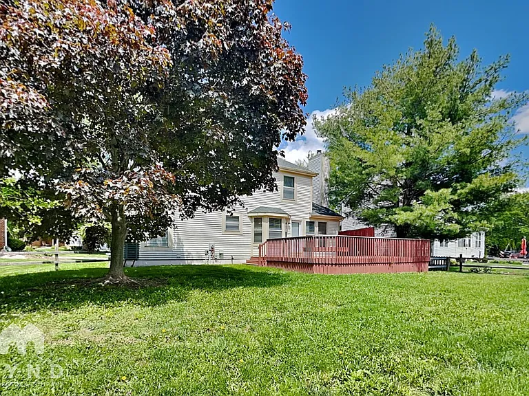 137 Ash St — Photo 23