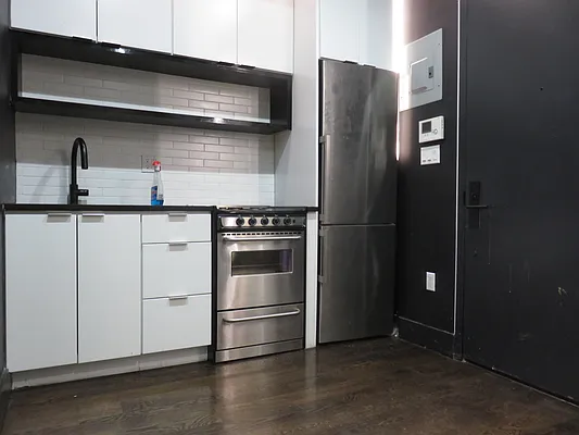 Rented by Rennit Inc. | media 30