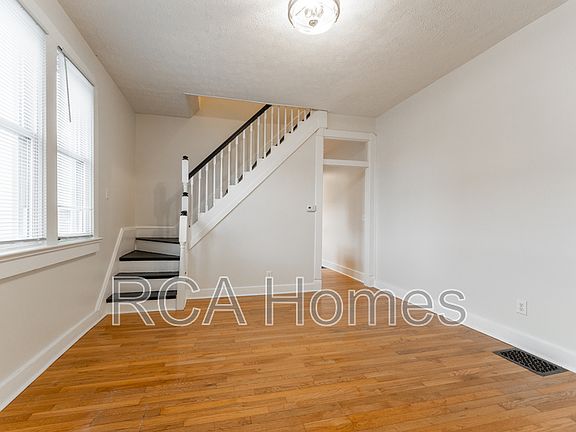 3rd image of 1015 E Morris St