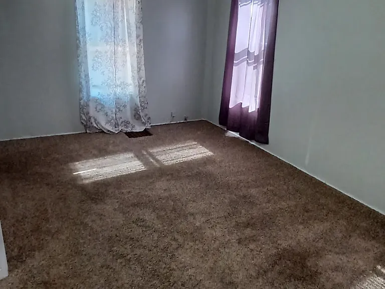 501 Clinton St — Photo 22