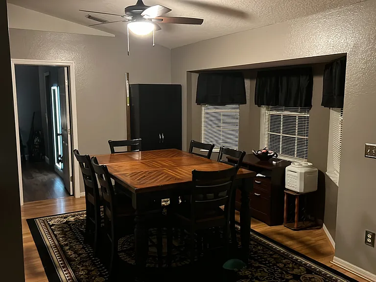 5910 Logan Ave — Photo 3