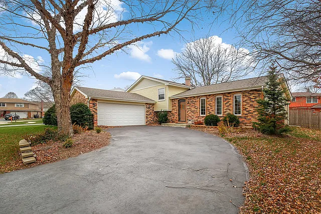 1259 Brook Crossing Ct photo 1
