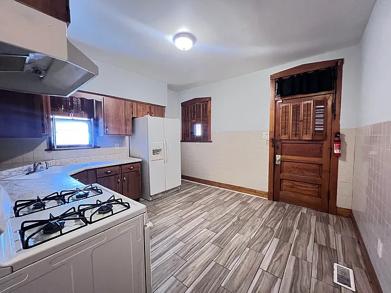 821 N Waller Ave #1 — Photo 15