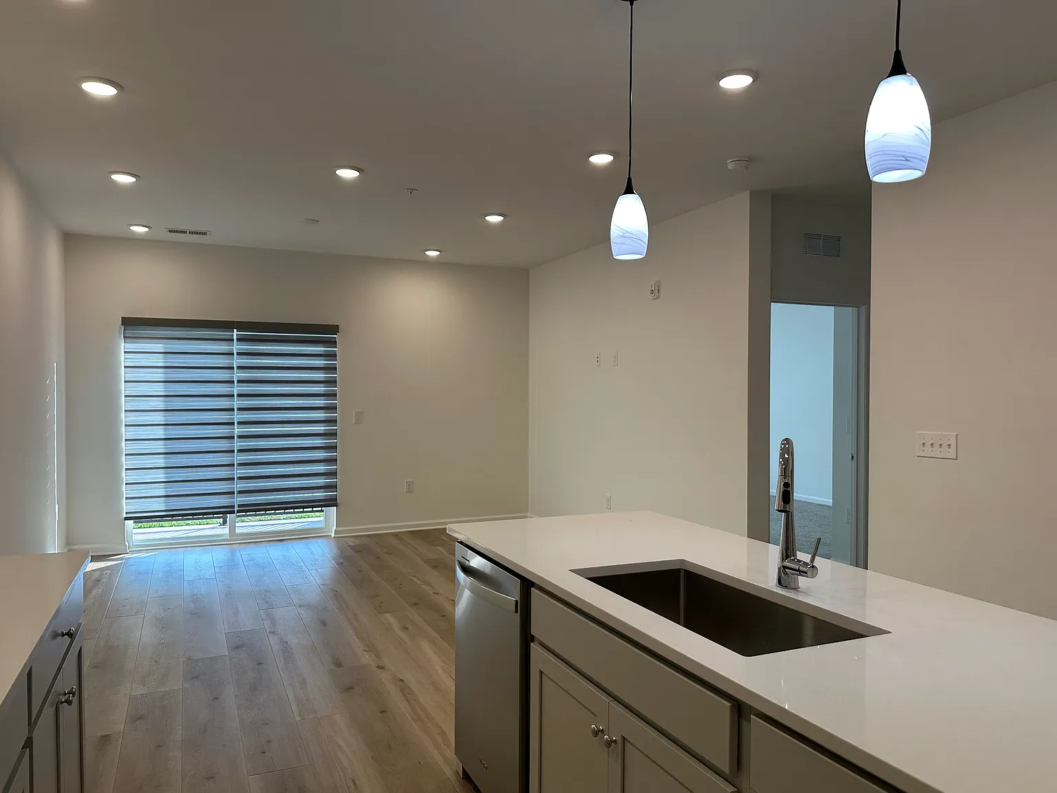 2 bed, 1112 sqft, $2,450 — Photo 2