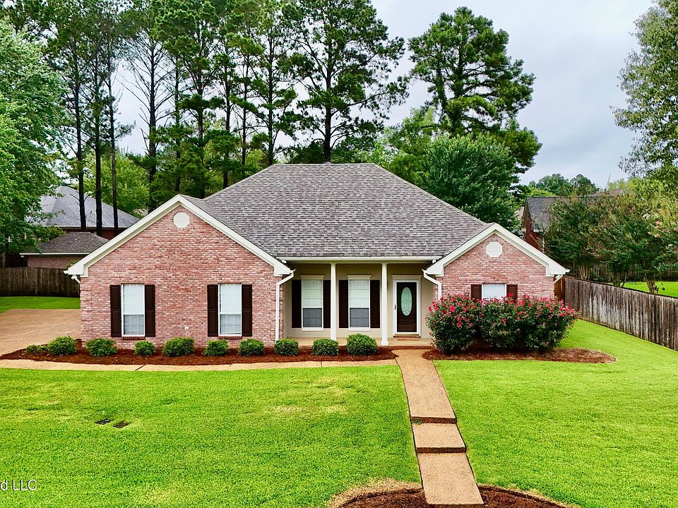 1st image of 205 Stonebriar Ln