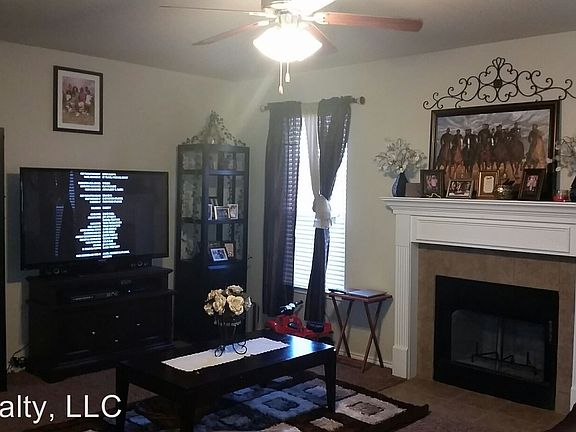 3rd image of 3509 Lorne Dr