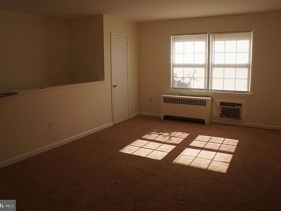 5th image of 117 Talbott St #117