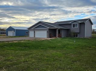 7711 Rolling Meadows Cir, Pine City, MN 55063