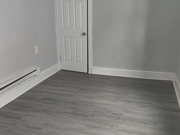 5th image of 129 E Roosevelt Blvd Floor 2
