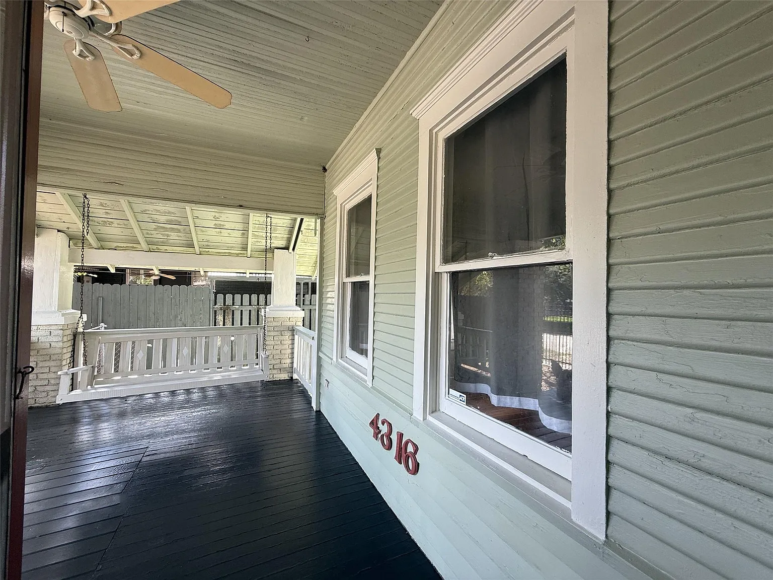 3 bed, 2.0 bath, 1521 sqft, $2,650 — Photo 2