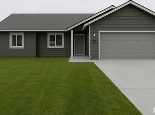 310 Poplar St NE, Royal City, WA
