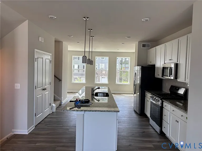8741 Pioneer Hill Dr — Photo 9