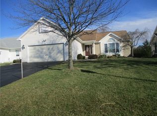 8 Hunt Holw, Rochester, NY 14624