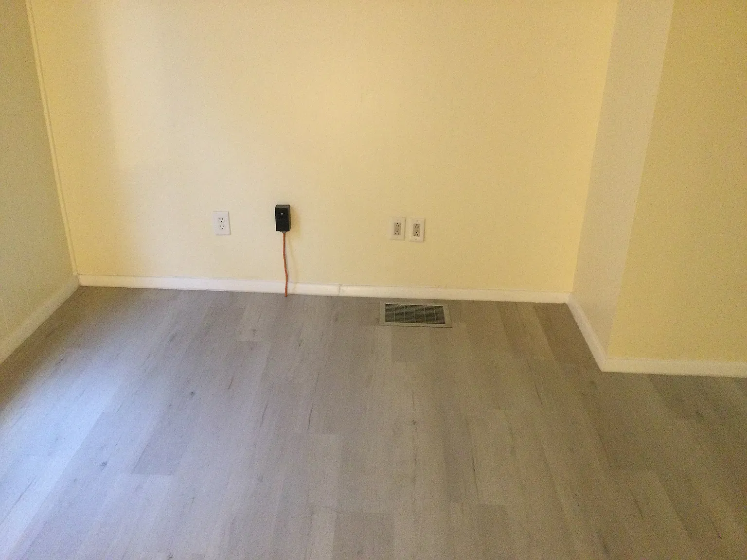 1 bed, 900 sqft, $1,035 — Photo 4