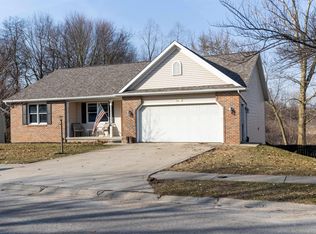 705 Spring Valley Dr, Middlebury, IN 46540