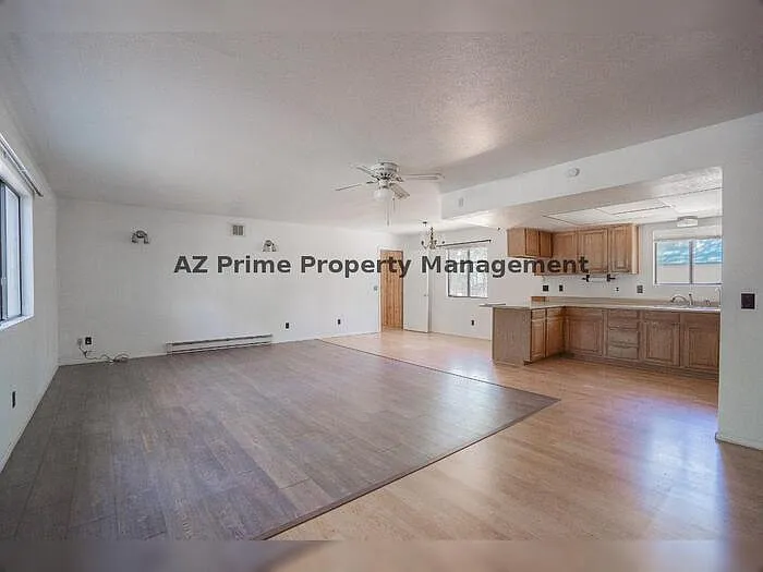 5383 Glenwood Ln — Photo 9