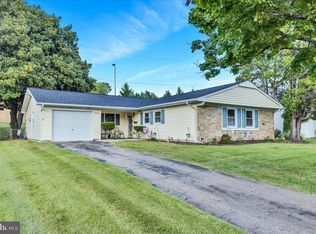 12716 Hoven Ln, Bowie, MD 20716