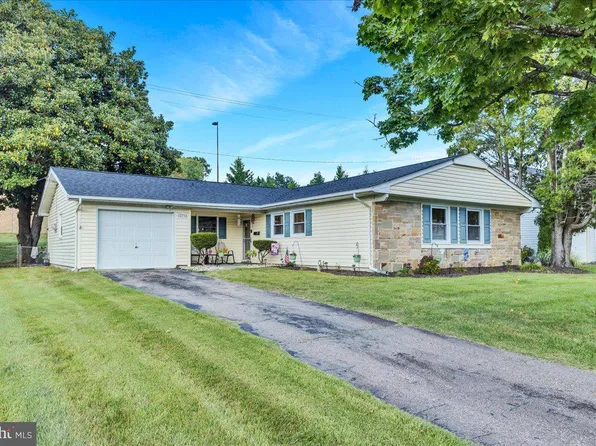 12716 Hoven Ln, Bowie, MD 20716