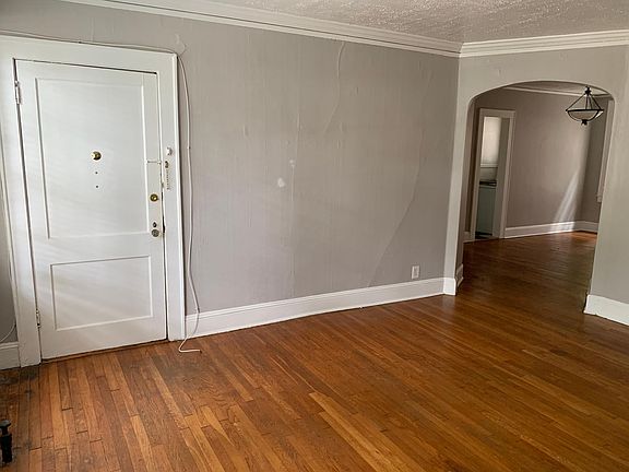 4th image of 799 Argonne Ave NE #2