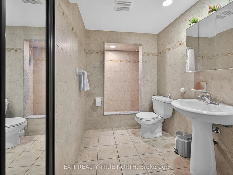 92 Aberdeen Ave #B — Photo 6