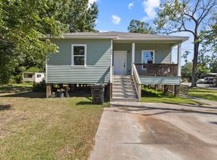 220 Rose City Dr, Vidor, TX 77662