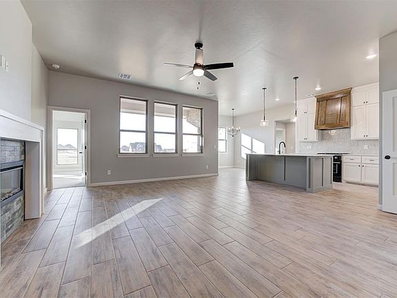 5th image of 8592 Beth Ln