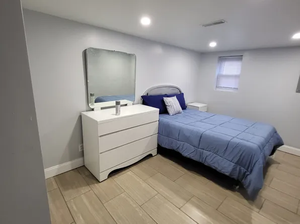 Eddy Stone Apartments