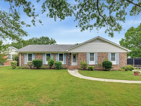 106 S Orchard Dr, Taylors, SC 29687