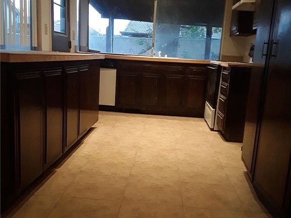 4th image of 2248 N Arrowhead Ave