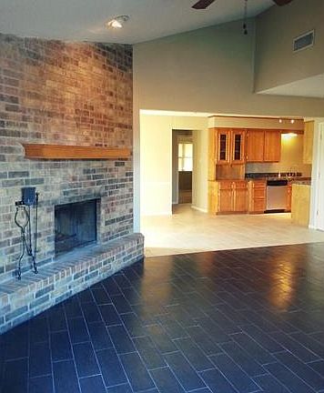 3rd image of 3809 Rebecca Ln