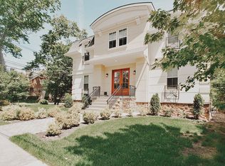 1034 Cumbermeade Rd, Fort Lee, NJ 07024