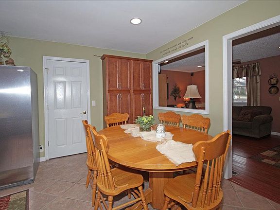 3rd image of 514 Wilkinson Ln