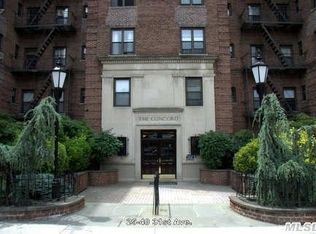 2540 31st Ave, Astoria, NY 11106