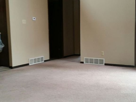 3rd image of 3031 Viking Dr #3023